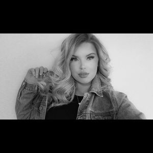 Meet your Posher, Taryn